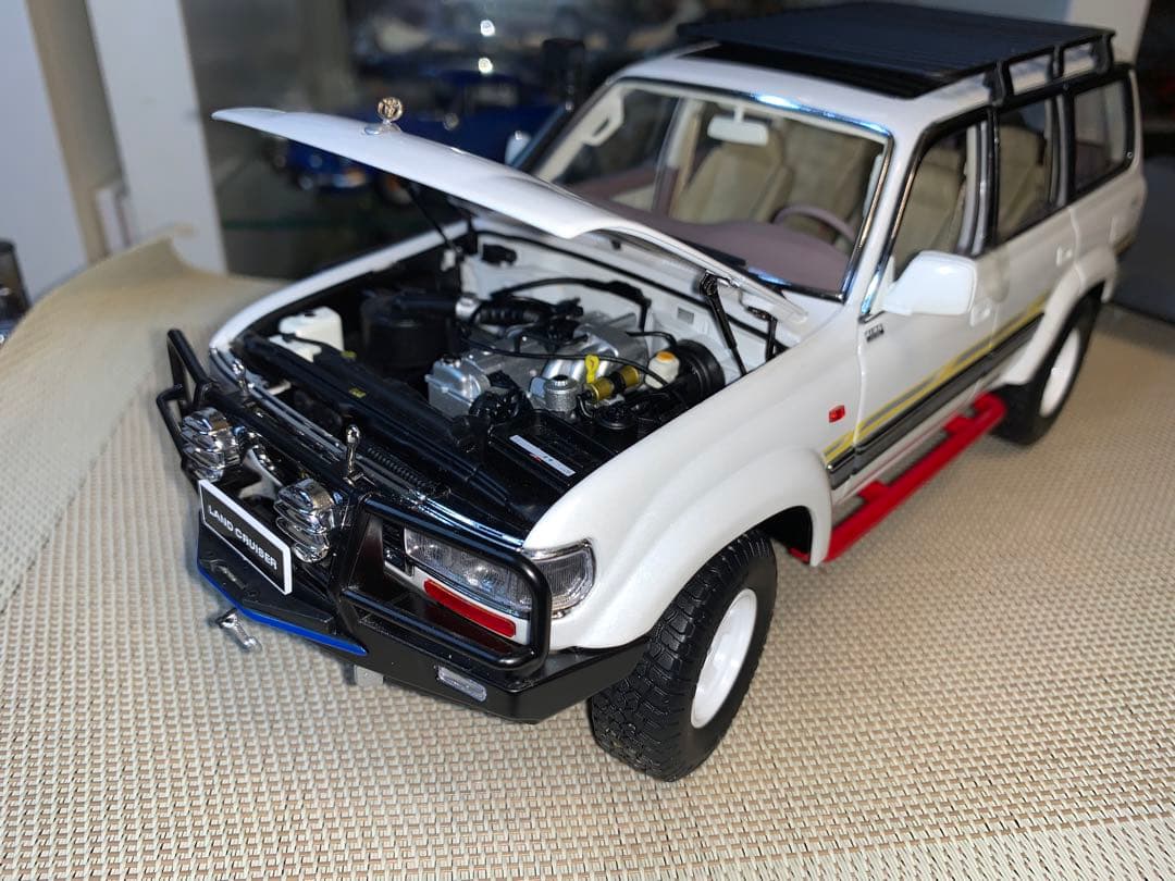 ケンファイ 1/18 ランドクルーザーVX-RL