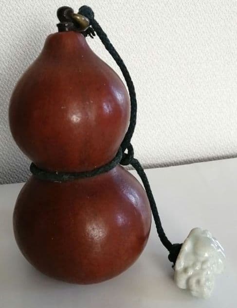 瓢箪徳利と平戸根付(蛙)