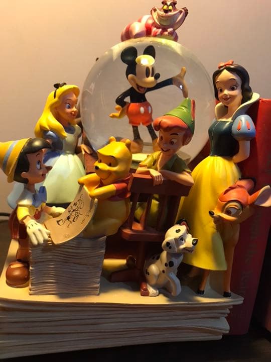 ディズニー　スノードーム2つ　オルゴール ブックエンド