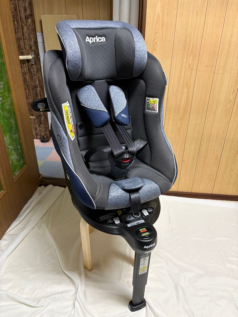 アップリカ クルリラ プロテクト ISOFIX チャイルドシート R129 美品