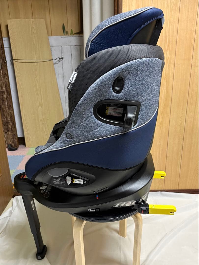 アップリカ クルリラ プロテクト ISOFIX チャイルドシート R129 美品