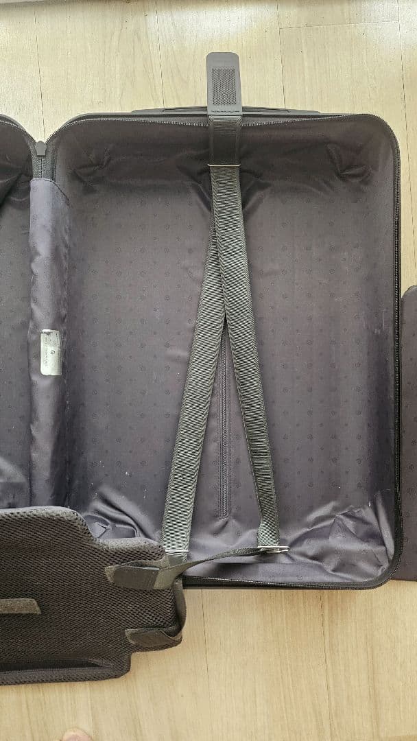 【美品】リモワ　エッセンシャル　キャビン S　マットブラック