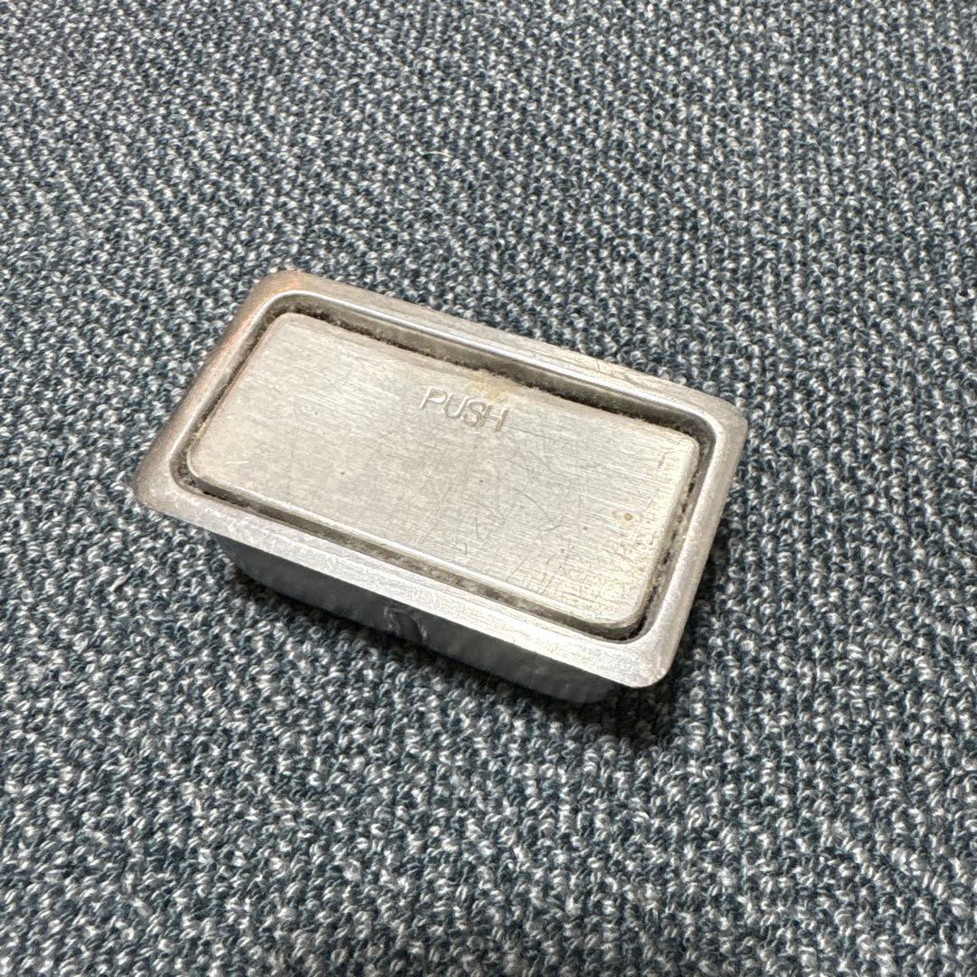 飛行機の灰皿