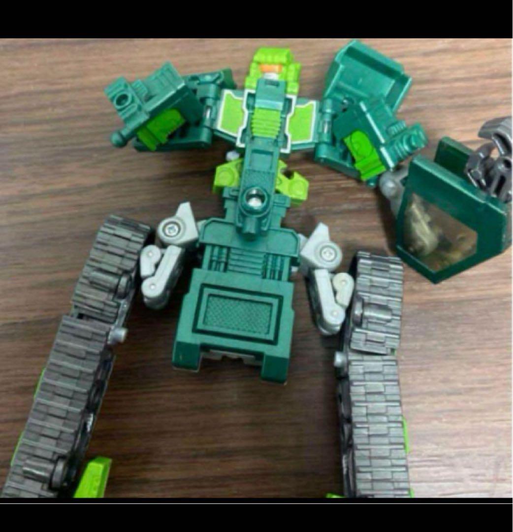 トランスフォーマー　ビルドキング　カーロボット①