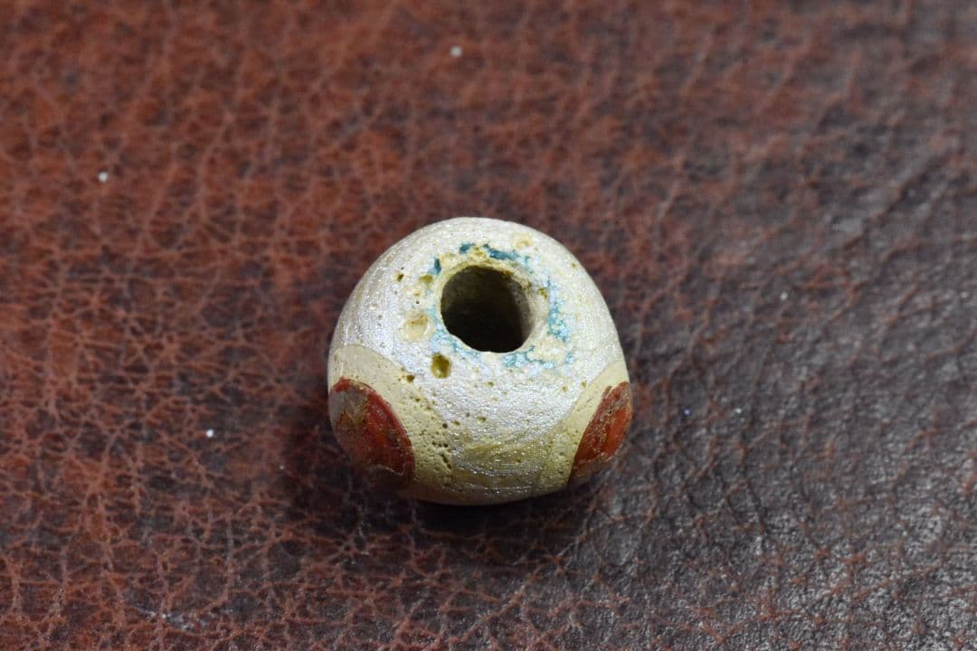 紀元前後 銀化ローマングラスアイビーズ