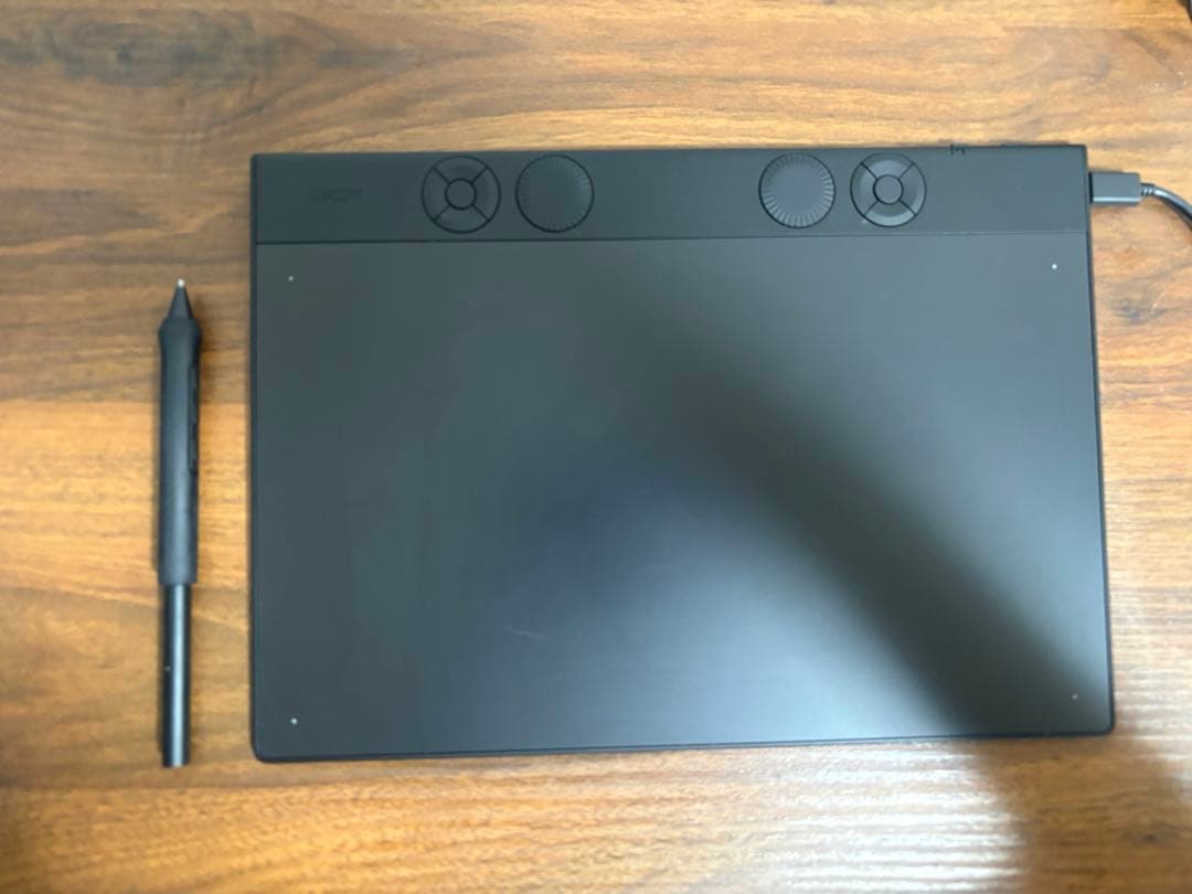 ワコム Wacom Intuos Pro medium (PTK670K0C)
