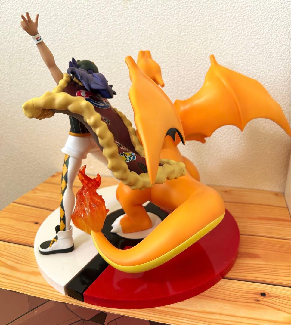 ダンデ・リザードン フィギュア ポケモンセンターオリジナル 外箱付き
