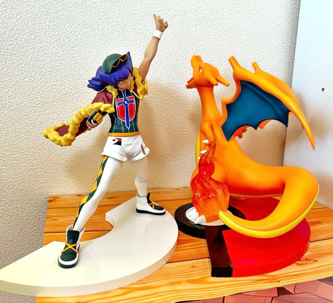 ダンデ・リザードン フィギュア ポケモンセンターオリジナル 外箱付き