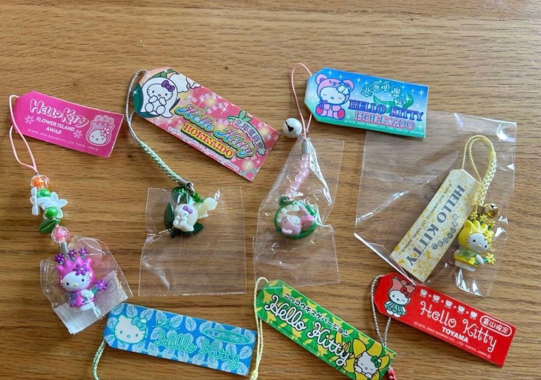 ご当地キティ　根付けストラップ　お花シリーズ　フラワーアイランド