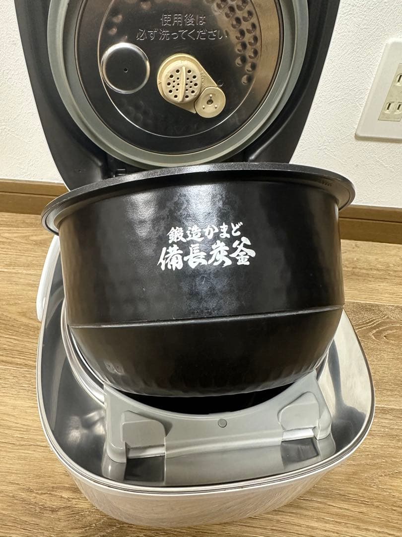 TOSHIBA 圧力IHジャー炊飯器 RC-10VXN(W)