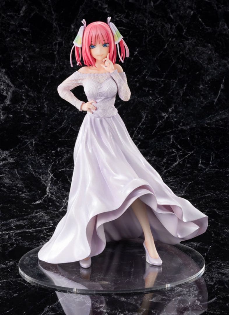 新品未開封　五等分の花嫁　中野二乃　フィギュア　amakuni ウェディング
