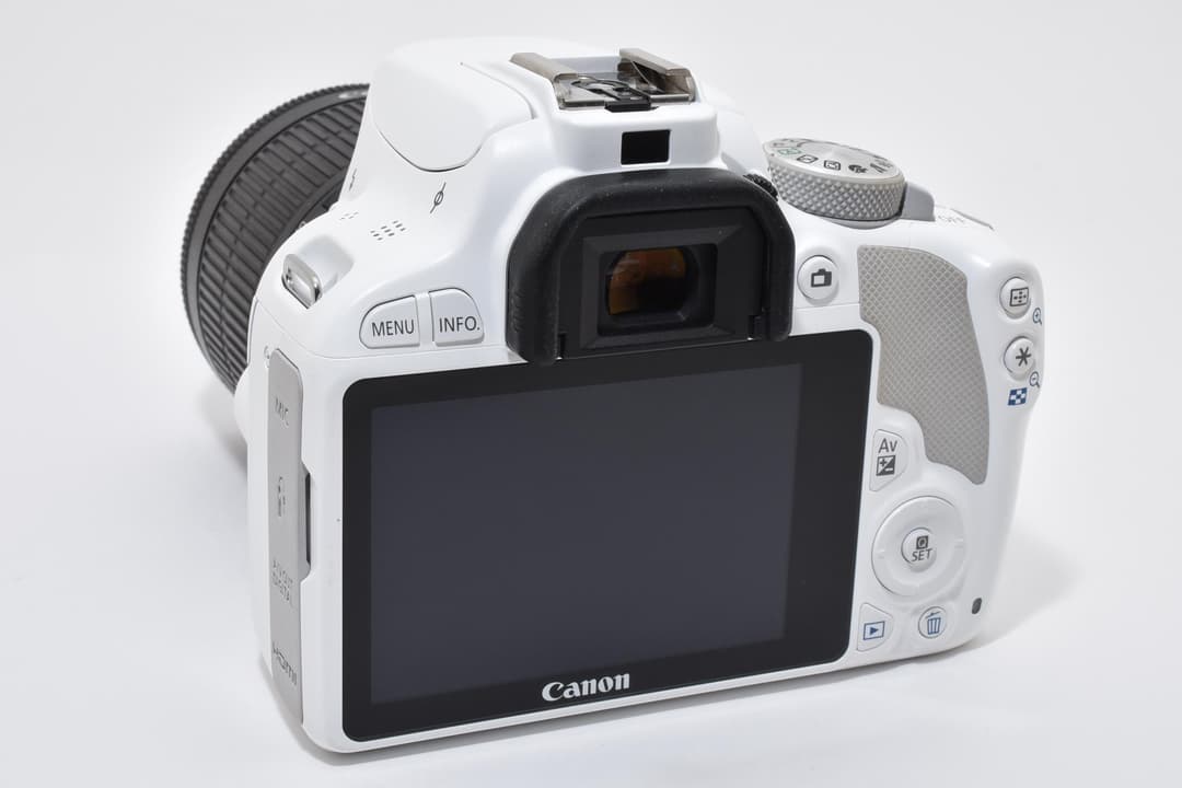 ほぼ未使用 Canon EOS Kiss X7 ホワイト スマホ転送 #9423