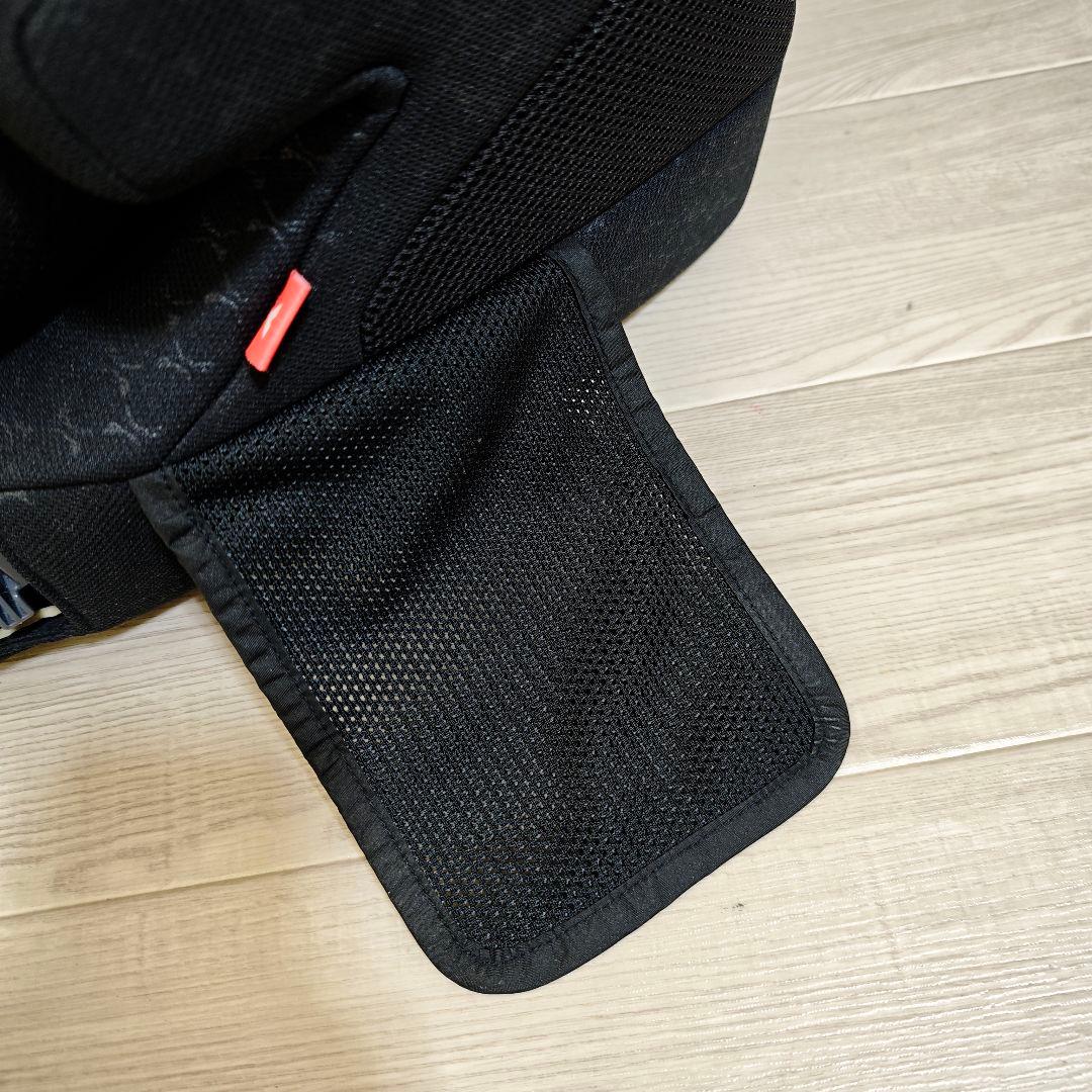 【美品】 アップリカ エアグルーブプラス ストリングブラック ジュニアシート