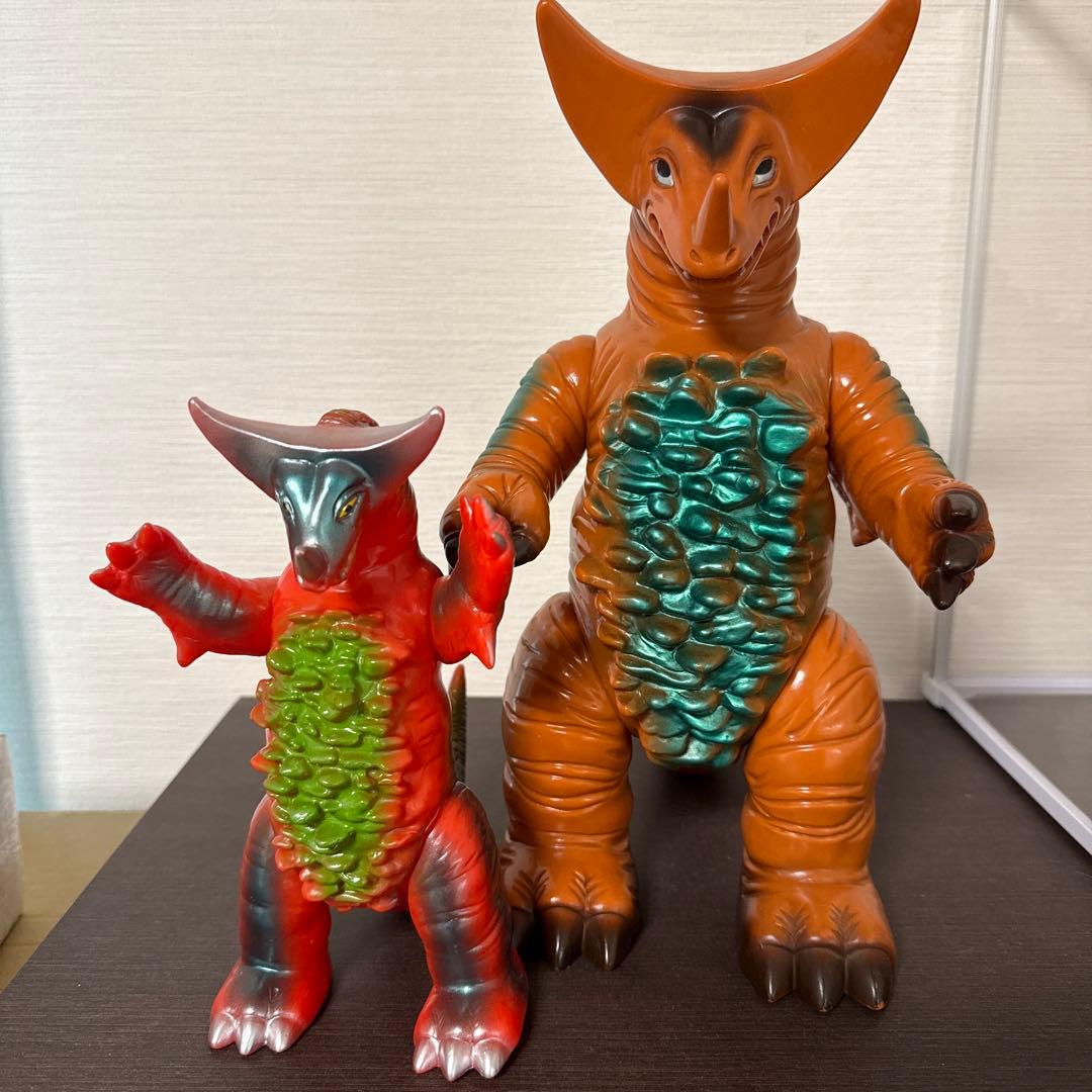 ゴモラ　ソフビ　2体セット