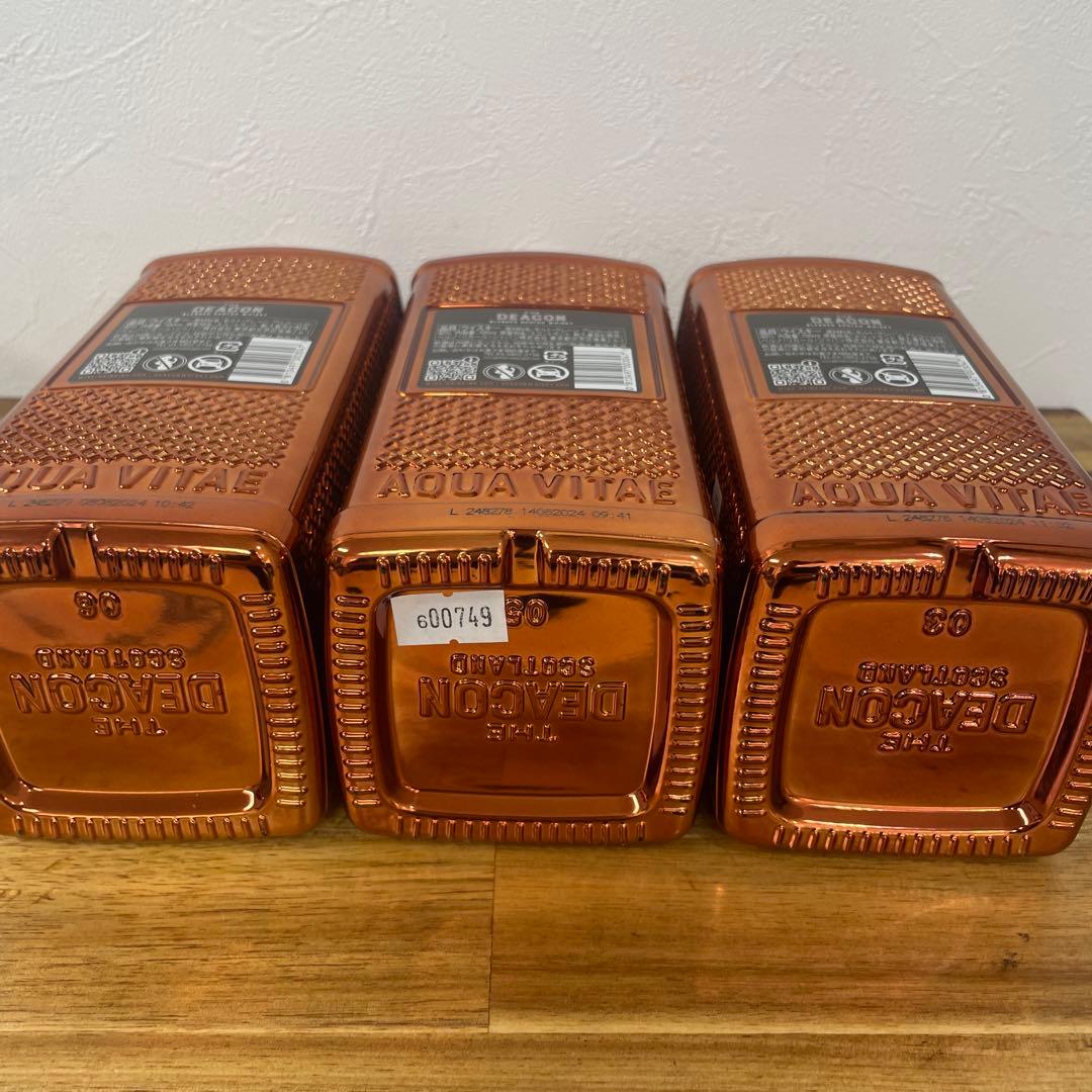 m*4様 THE DEACON ブレンデッドスコッチウイスキー 700ml 3本