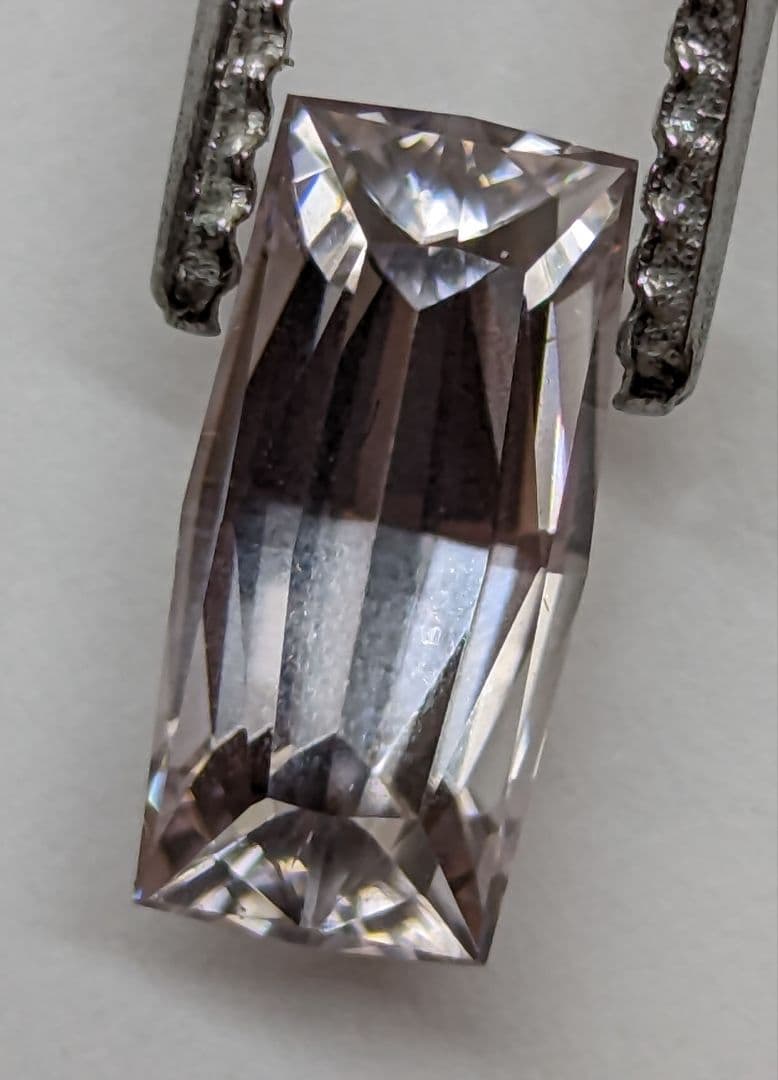 ハーツレンジ産 天然ジルコン 3.85ct ルース