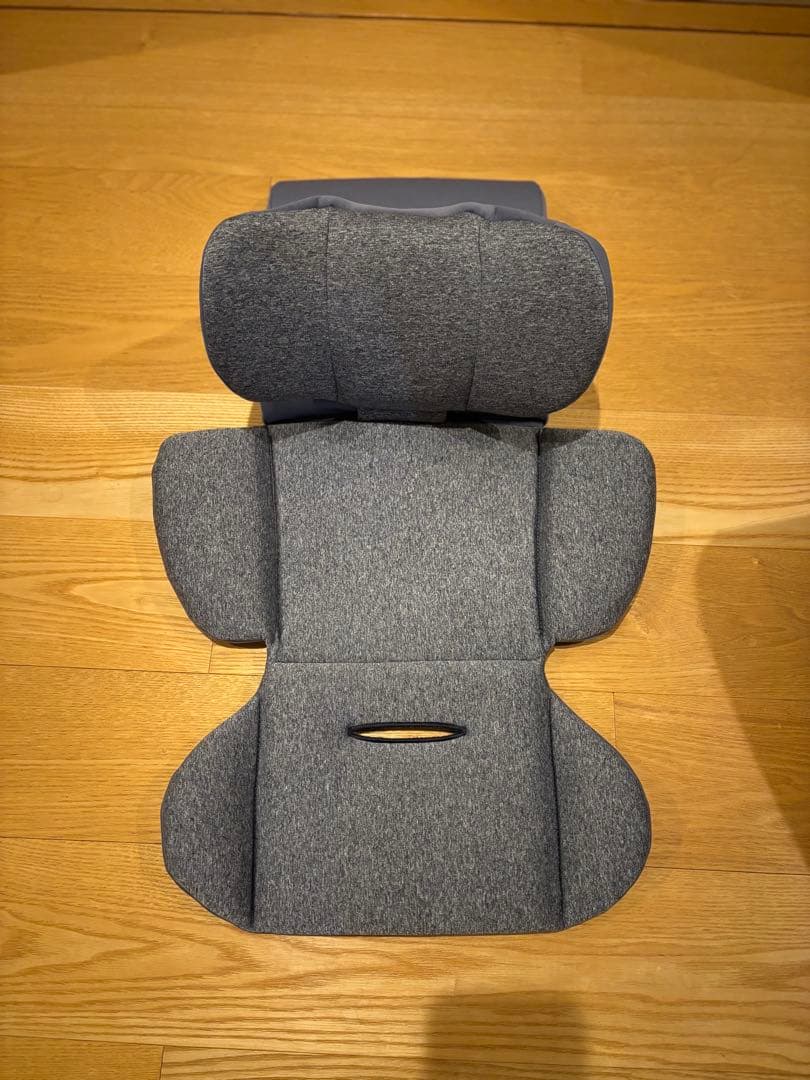 アップリカ　クルリラプラスライトISOFIX新生児から4歳まで