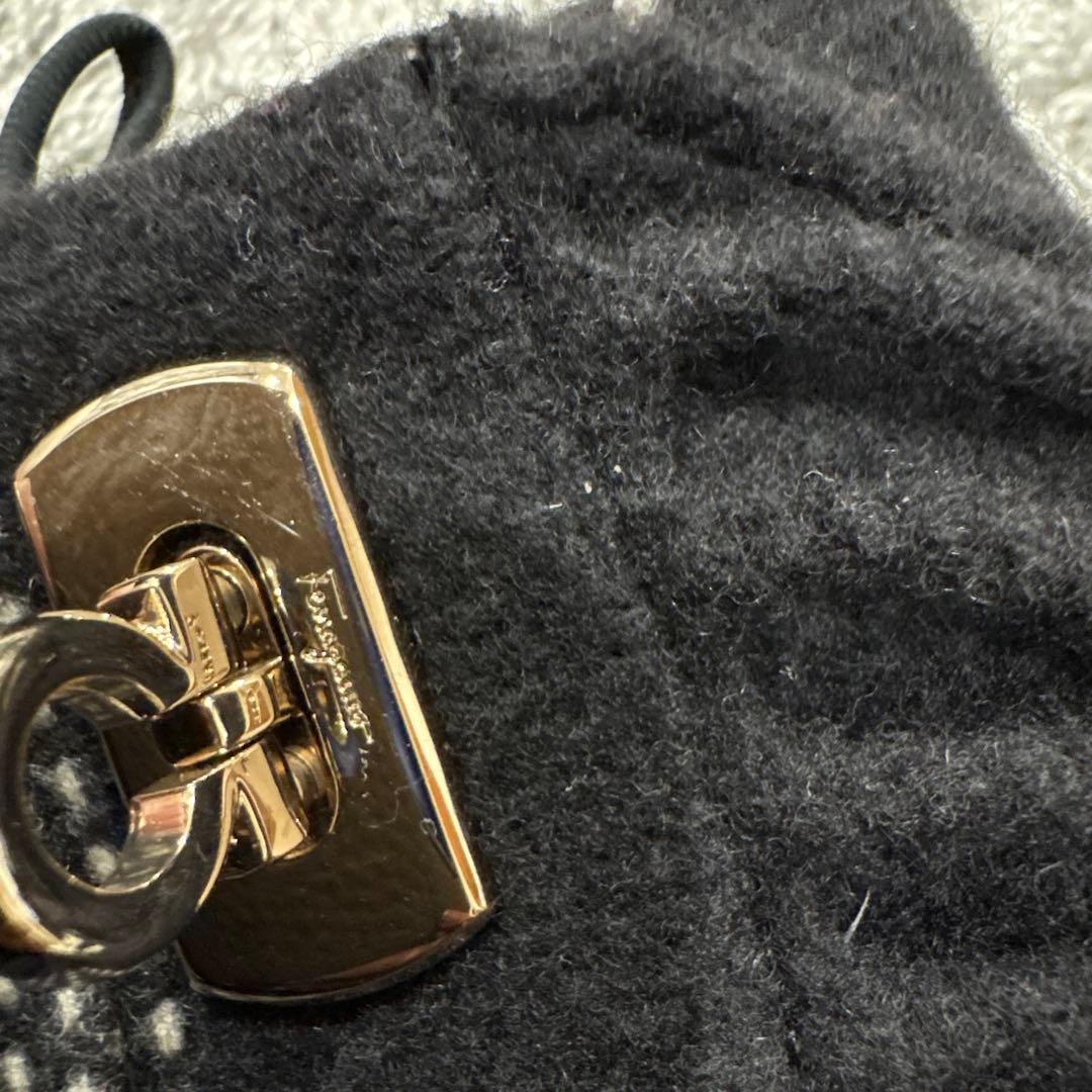 美品 フェラガモ ガンチーニ 金具 ウール スカート