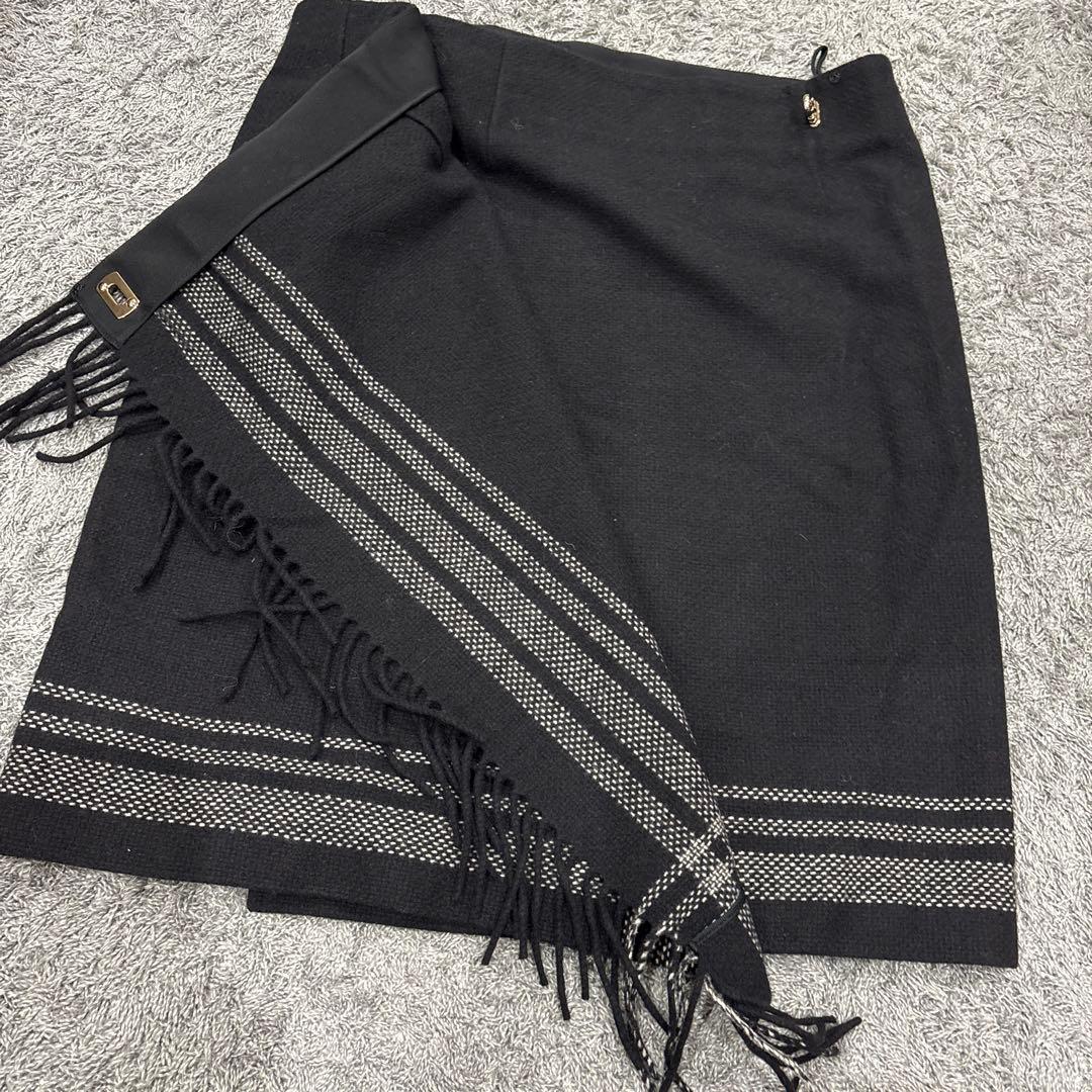 美品 フェラガモ ガンチーニ 金具 ウール スカート