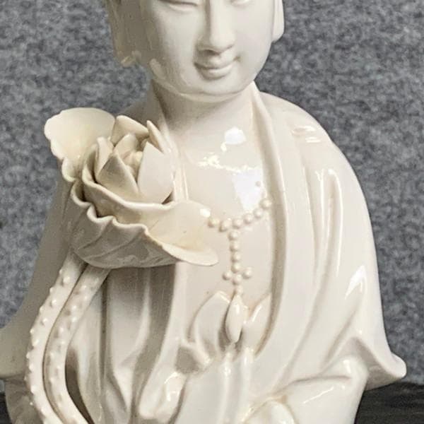 白磁蓮上観音立像箱付き [B29455]