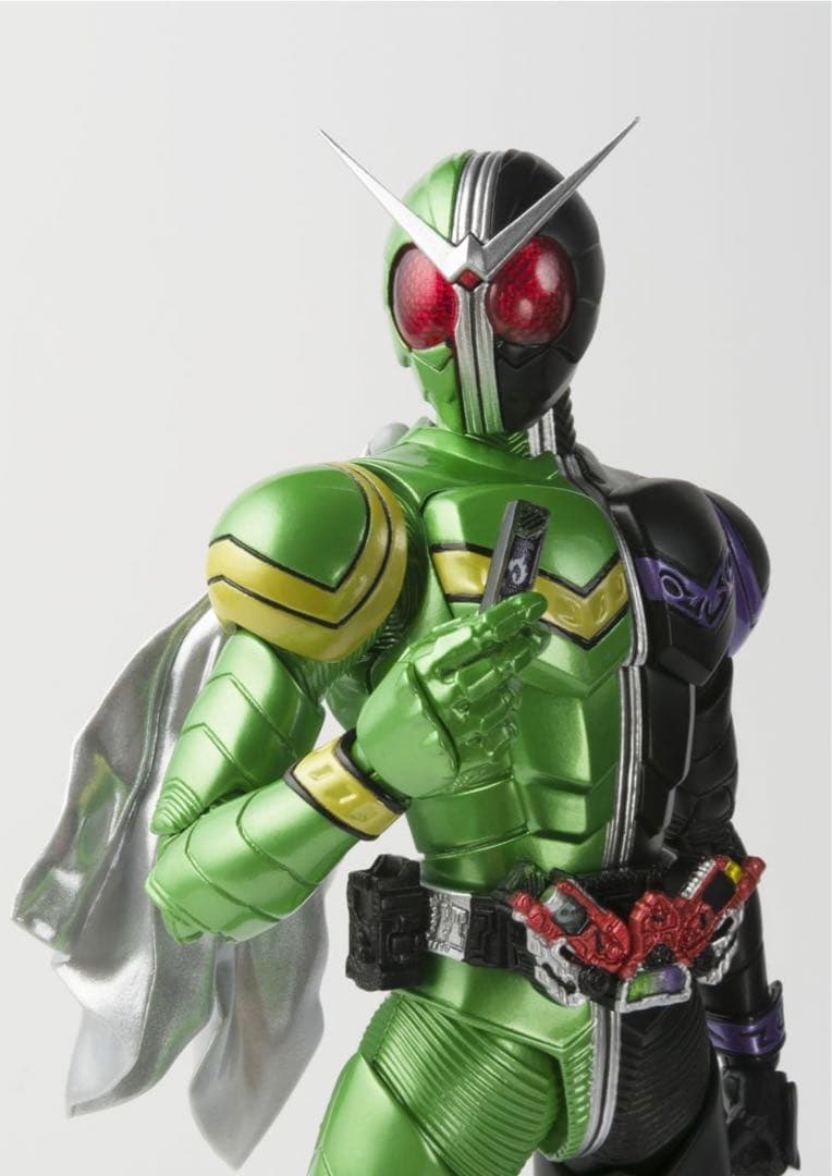 S.H.フィギュアーツ 真骨彫製法 仮面ライダーW サイクロンジョーカー
