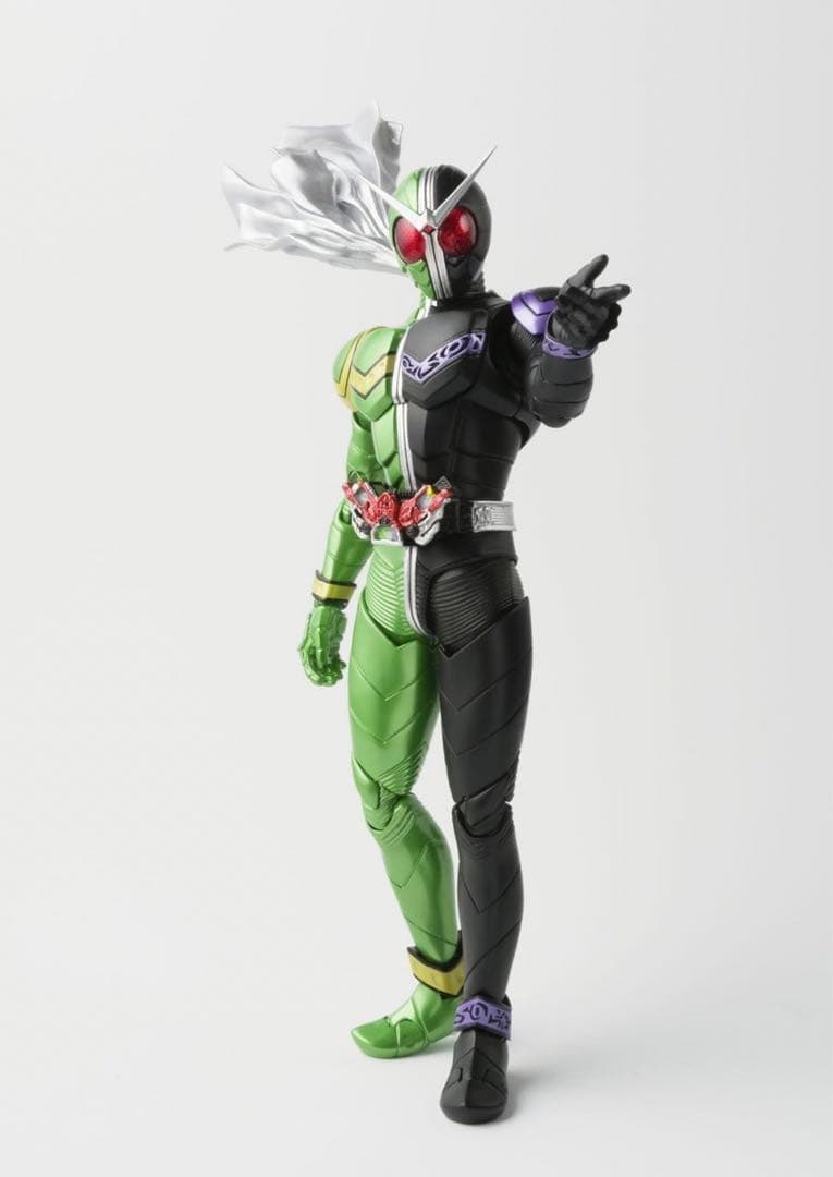 S.H.フィギュアーツ 真骨彫製法 仮面ライダーW サイクロンジョーカー