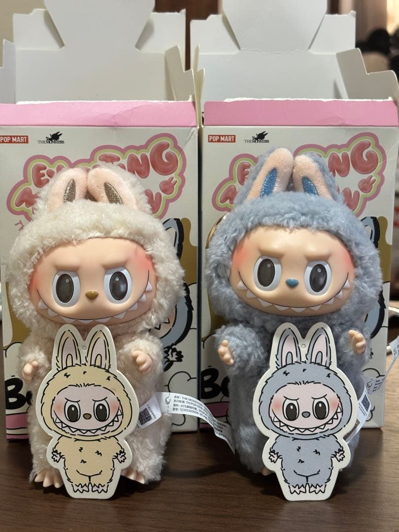 THE MONSTERS Exciting Macaron ぬいぐ るみ2点