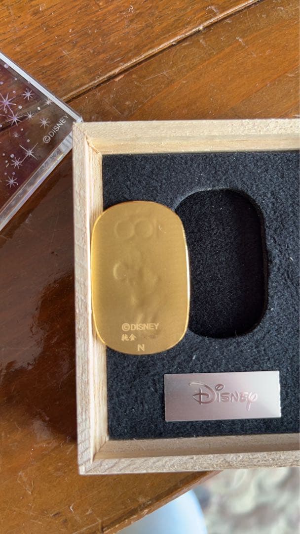 ディズニー100周年記念 ミニーマウス 金メダル