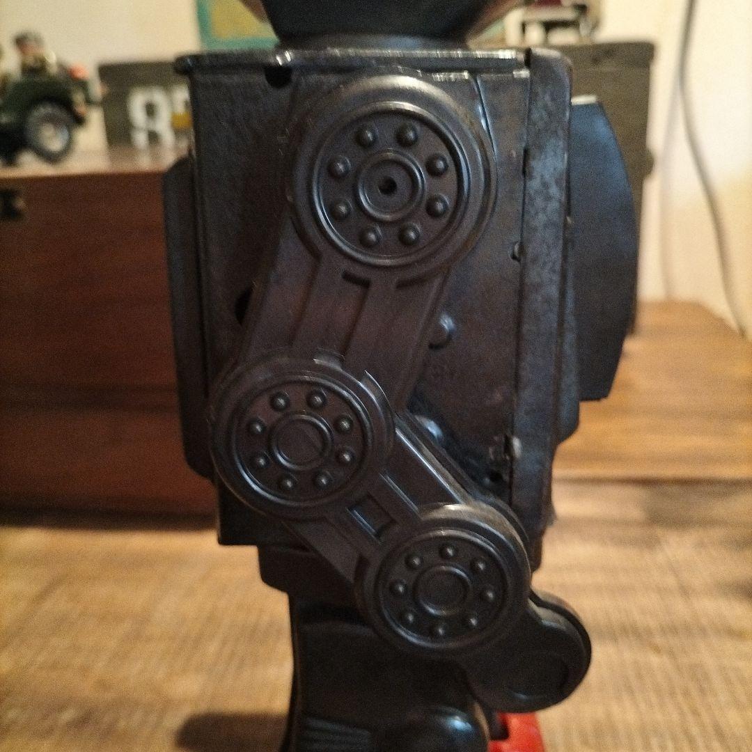 ロボット　ブリキ