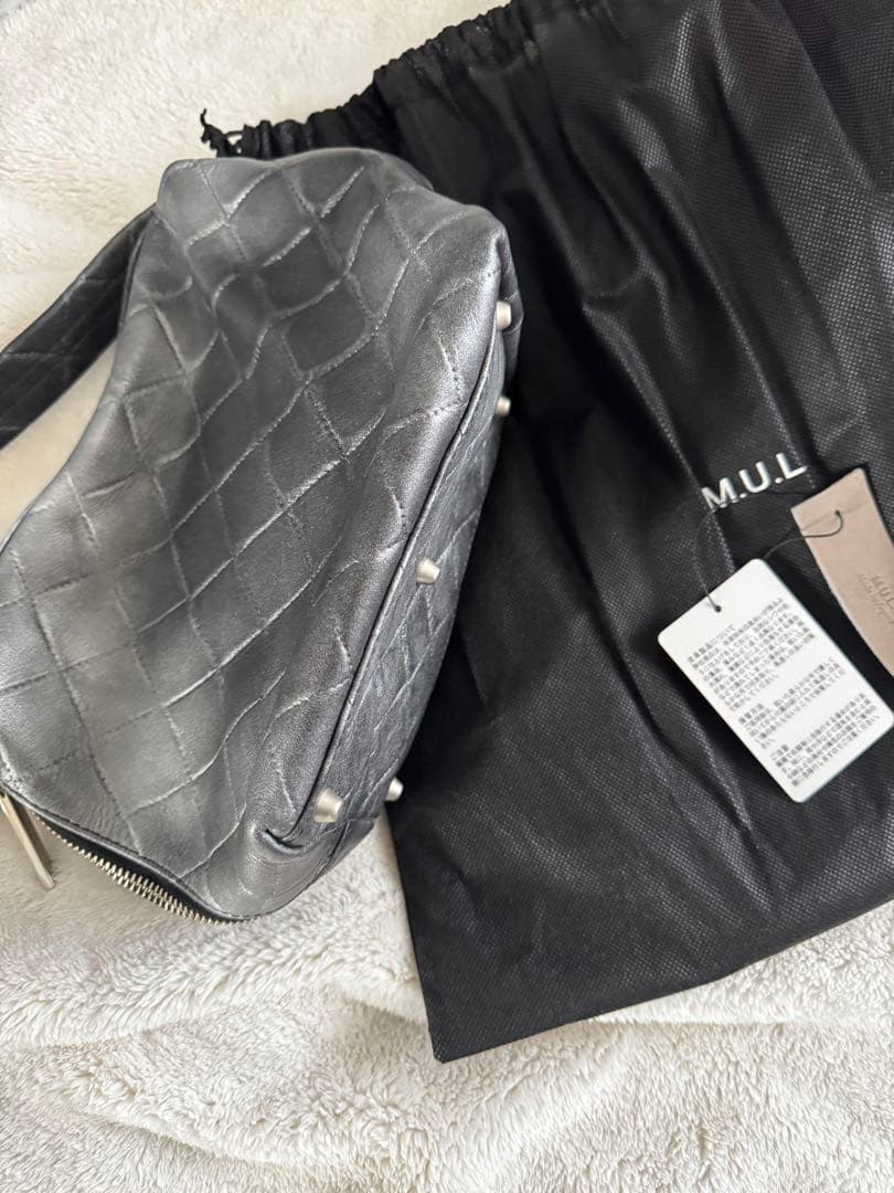 【美品】M.U.L. シルバー キルティング ハンドバッグ