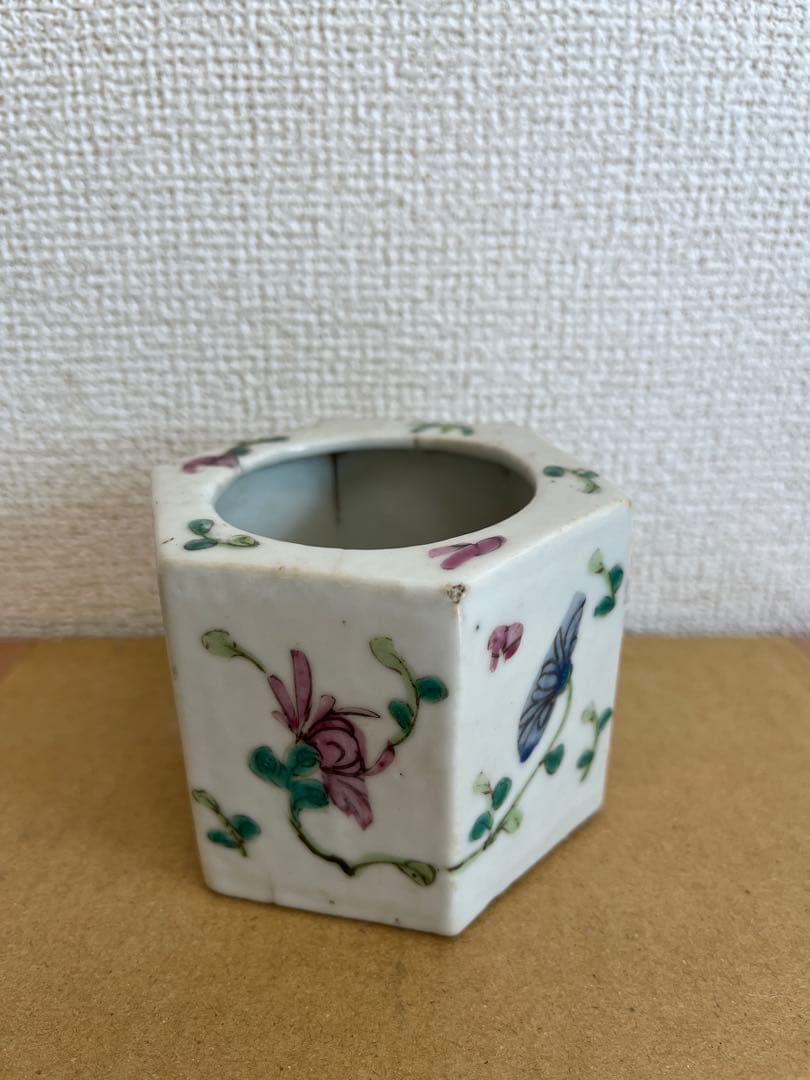 中国美術 粉引 色絵　六角 筆筒 童子圖 茶盞 大清同治年製 3点
