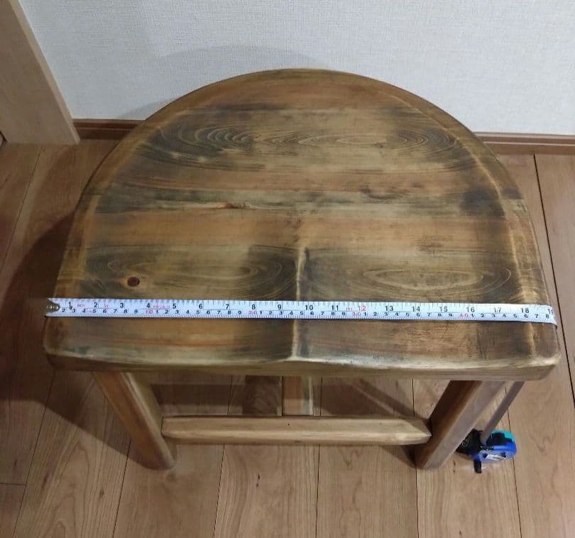 檜の半丸椅子(85)　値下げ❕大変座りやすく、つるつるに仕上げ、アンティーク調