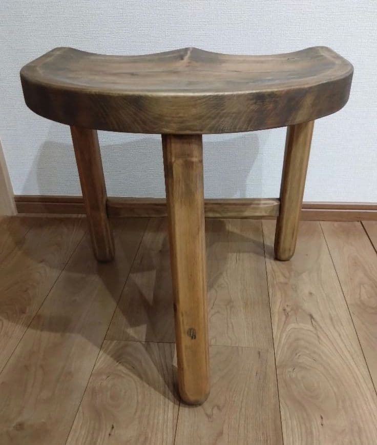 檜の半丸椅子(85)　値下げ❕大変座りやすく、つるつるに仕上げ、アンティーク調