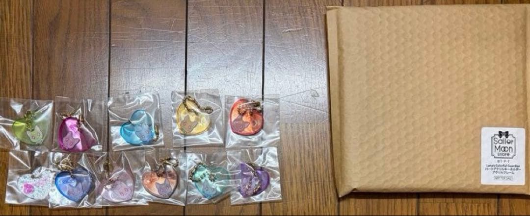 512う　セーラームーン　ルナ　ハートアクリルキーホルダー　フレーム　当選品