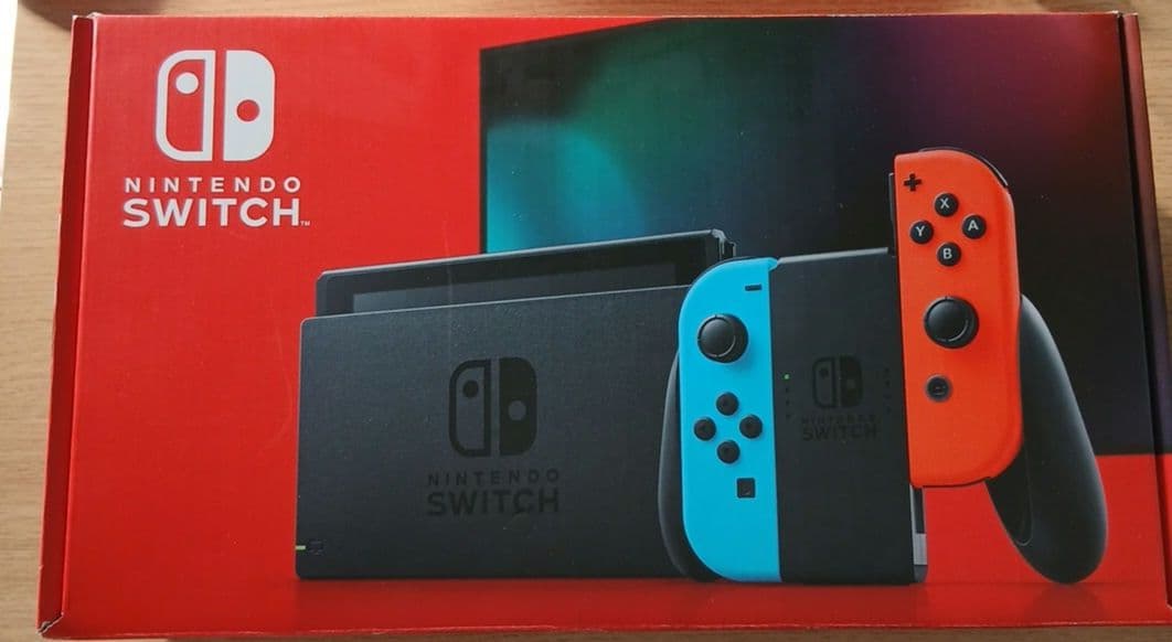 Nintendo Switch 本体　（ケース付き　最後の画像参照）