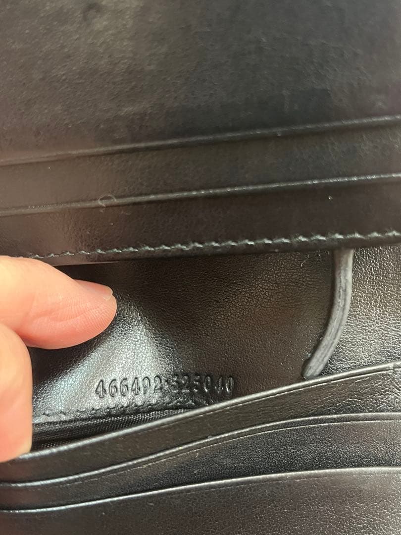 GUCCI ブラックレザー 二つ折り財布