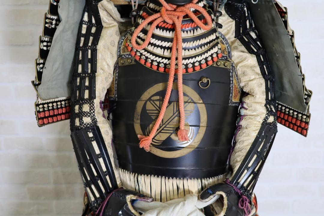 大人が着用出来る本格的な日本の武士甲冑一式（飾り鎧・美術品）　等身大　甲冑