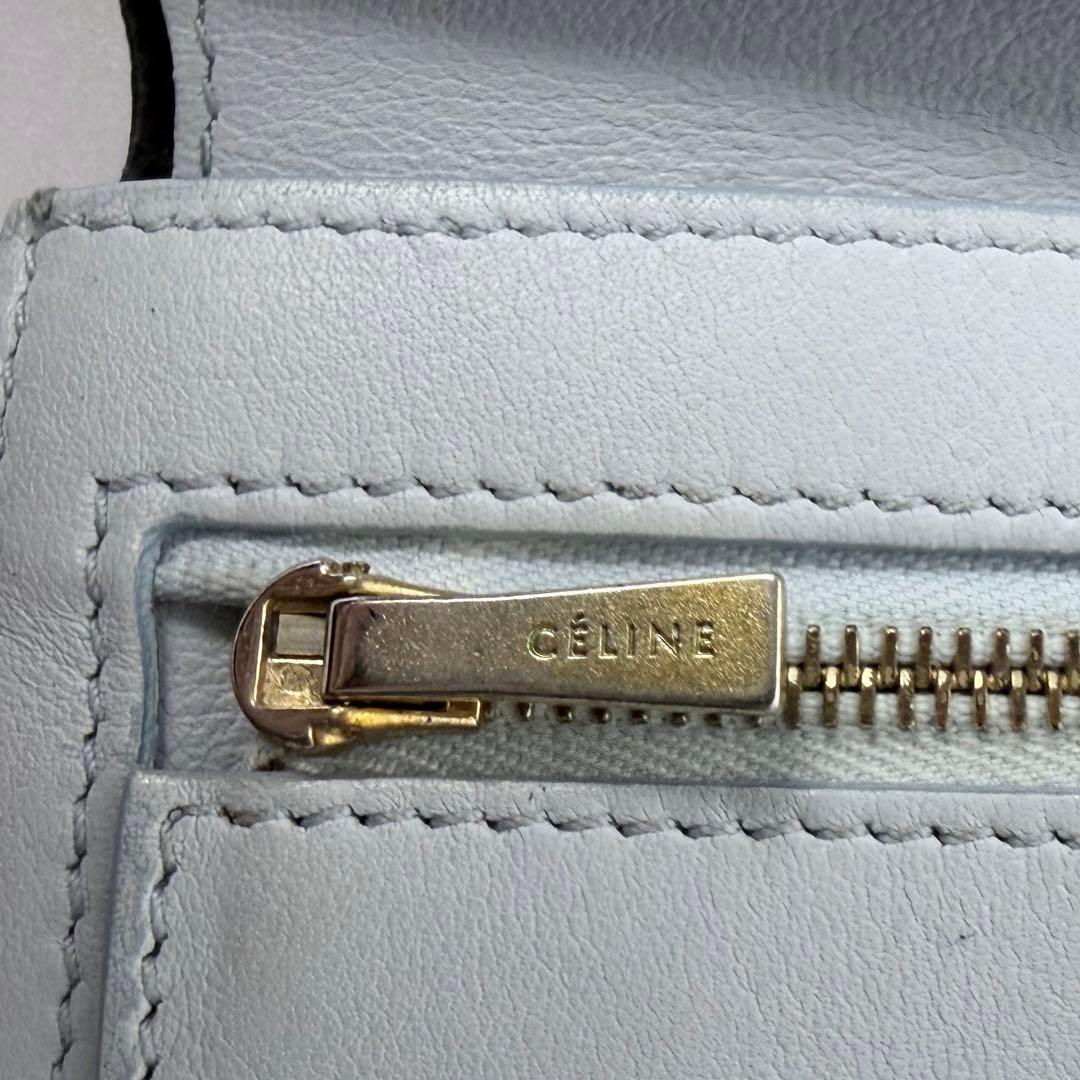 セリーヌ　ミディアムストラップウォレット　マルチファクション　二つ折り財布