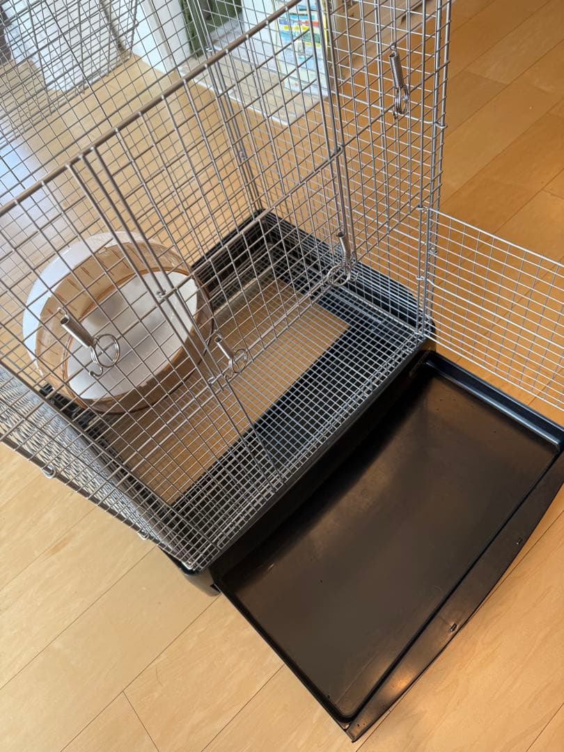 チンチラケージ　SANKO ブラック 62L x 51W x 78H 滑車付き