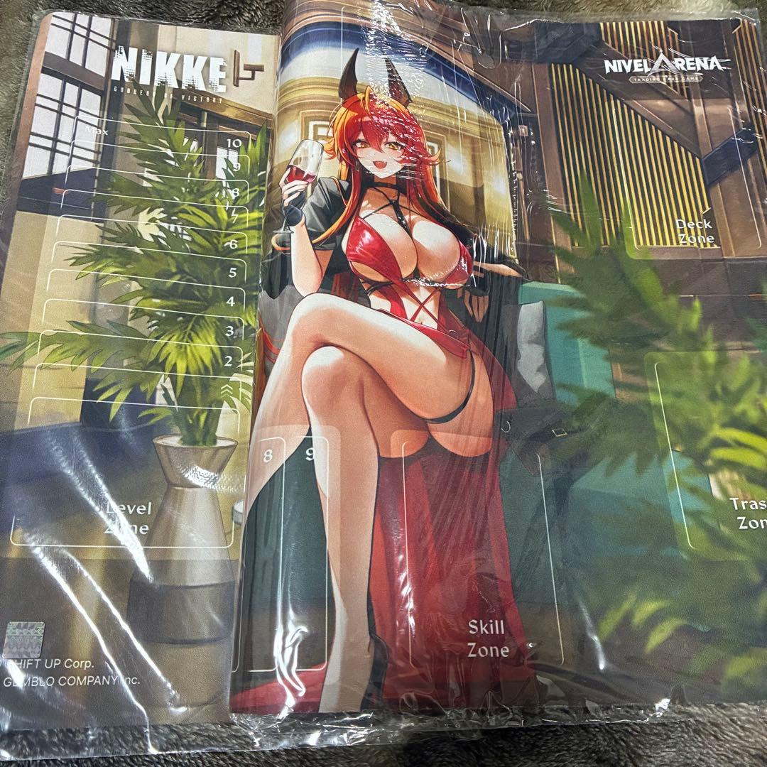 勝利の女神　NIKKK レッドフード　限定 プレイマット nivel arena