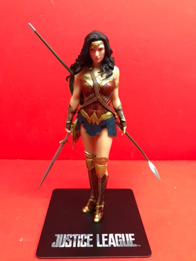 ★ JUSTICE LEAGUE ワンダーウーマン 1/10スケールフィギュア
