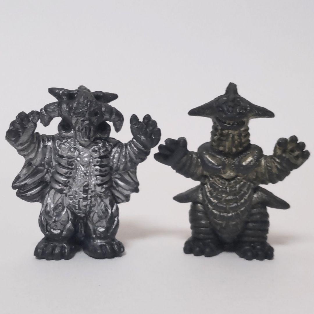 sasuさん用★コレ330,331　ウルトラマン怪獣消しゴム　デビロン＆ガモス黒
