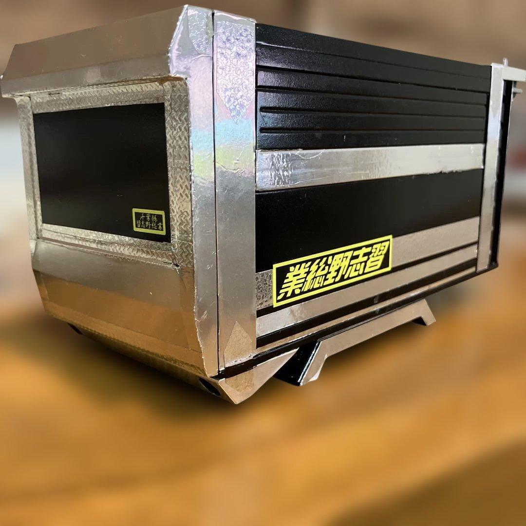 デコトラ、黒色のデカ箱出品、1／32大型ダンプ用