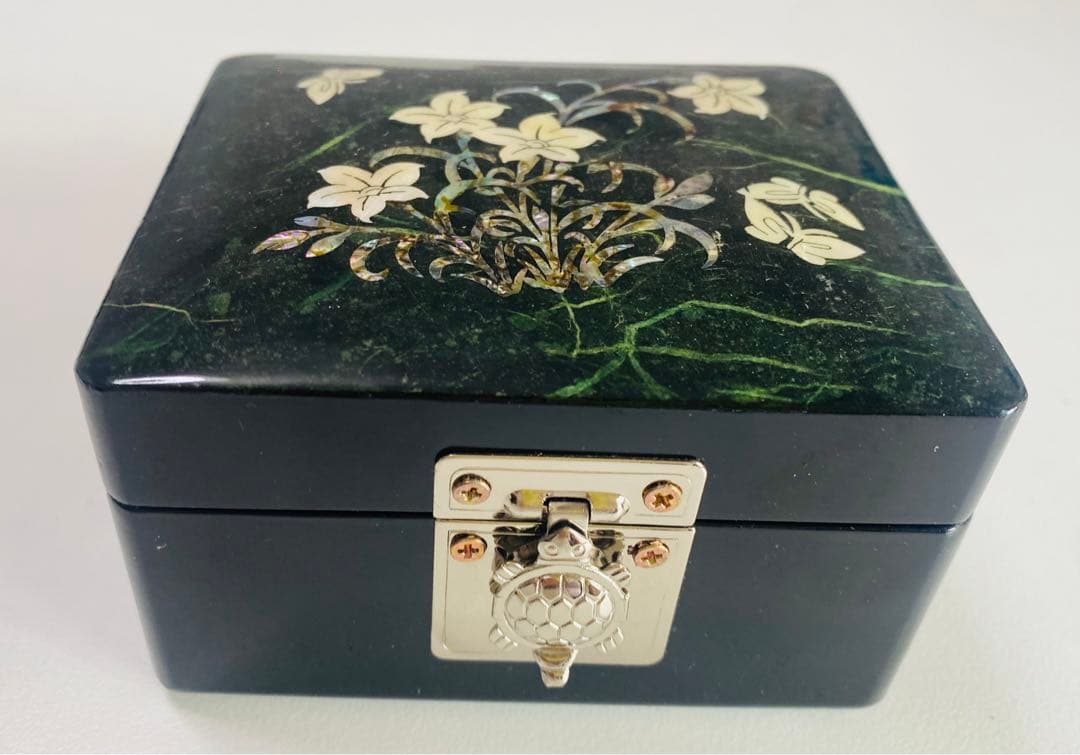 貝殻細工 韓国の伝統ゴージャスなジュエリーボックス　宝石箱　鏡付き