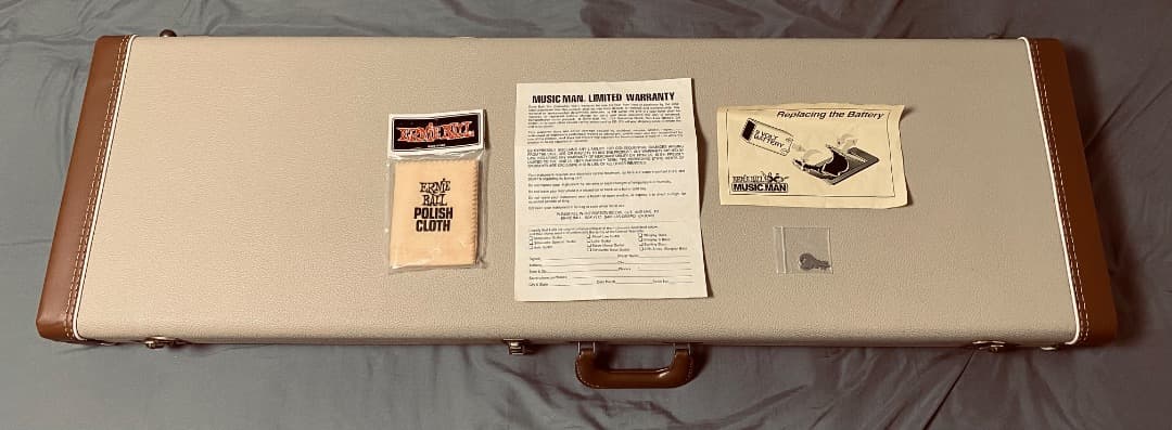 ベース MUSICMAN STINGRAY 20th ANNIVERSARY