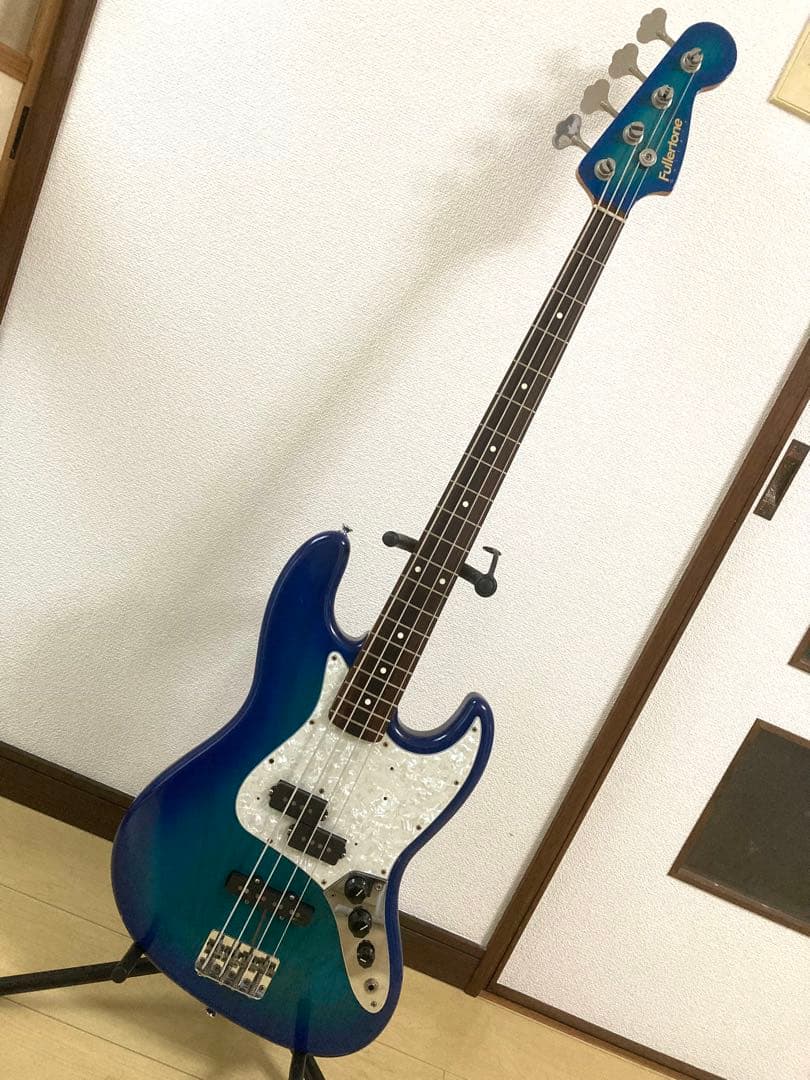 ベース Fullertone Guitars Bass