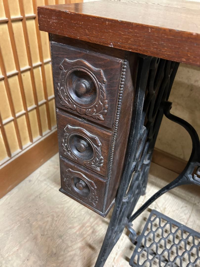 Pちゃん　アンティークシンガーミシン テーブル　天板欅一枚板