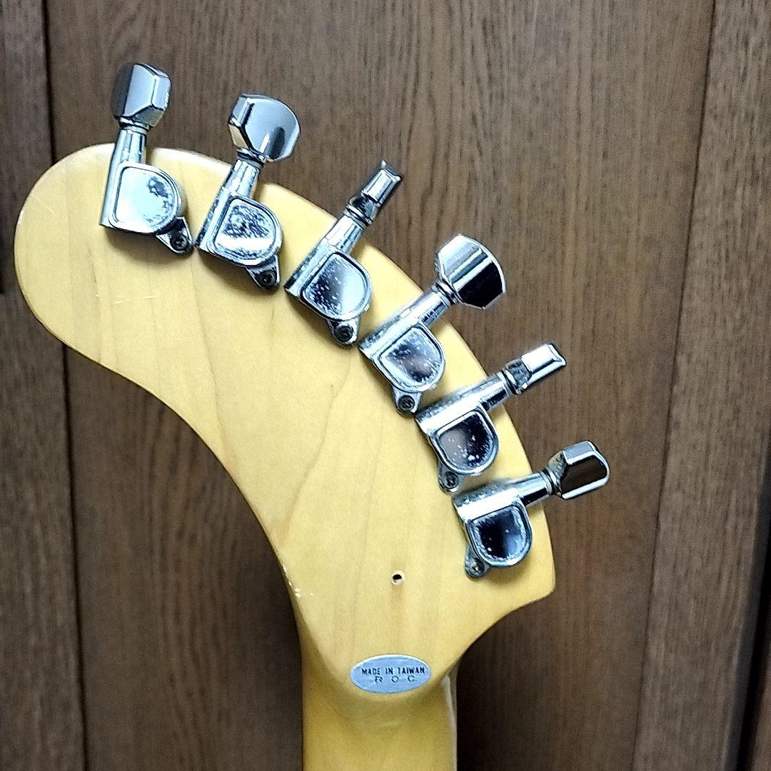 FERNANDES　ZO-3　エレキギター　イエロー　アンプ内蔵ギター