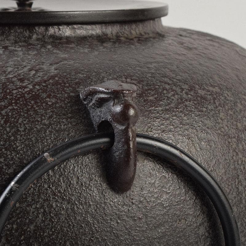 茶道具　人間国宝　釜師　高橋敬典作　菊桐文　平丸政所釜　共箱　V　R9044B