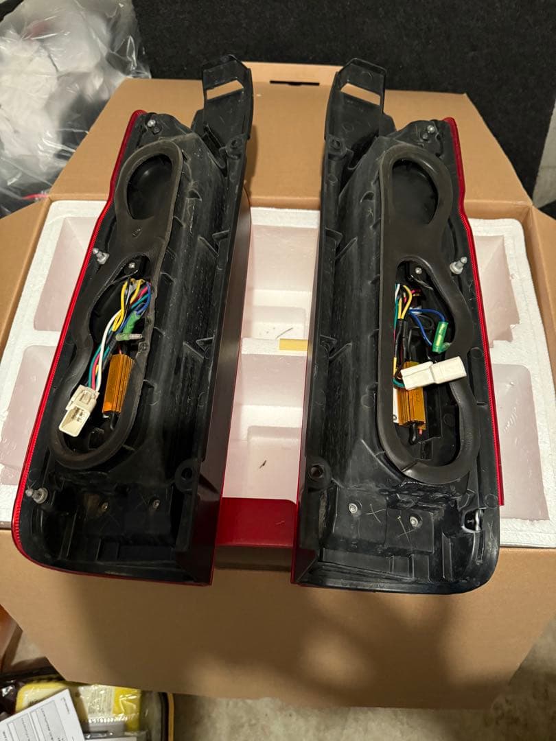 ハイエース200系社外テールランプ